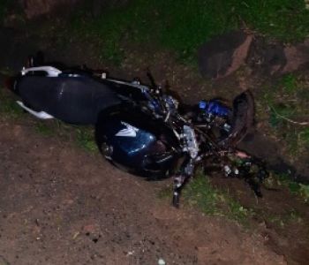 Ampére - Homem morre em colisão entre moto e carreta na PR-182